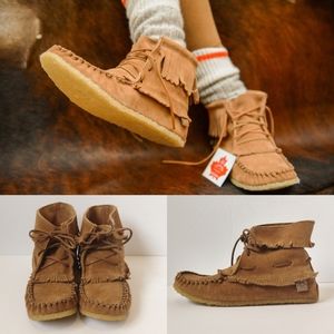 Laurentian Chief Apache gum sole moccasins